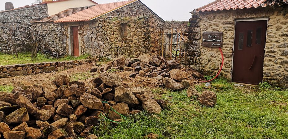 Início da obra no Forno Comunitário dos Coviais de Baixo