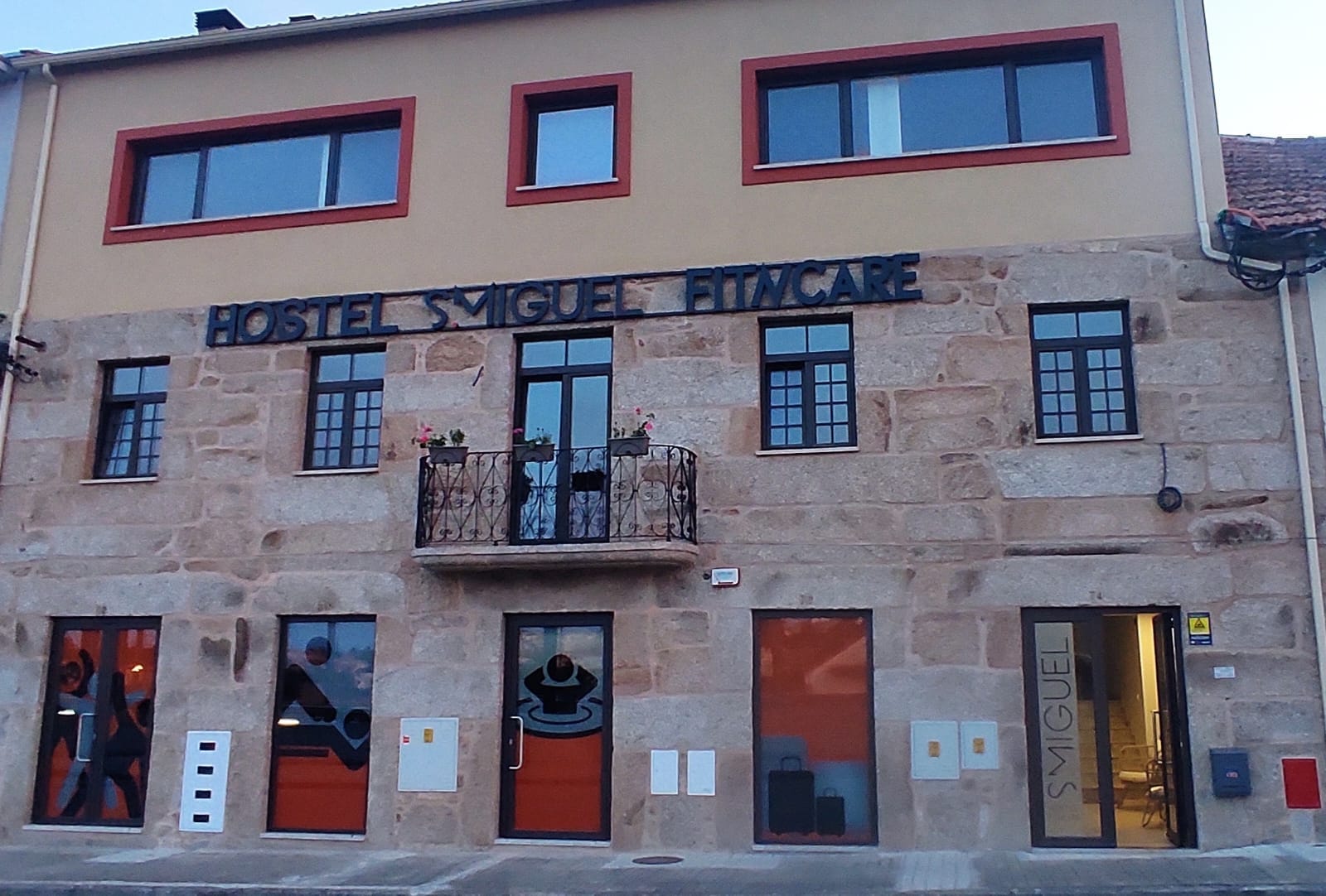 Hostel  "S.Miguel& Fit N' Care"